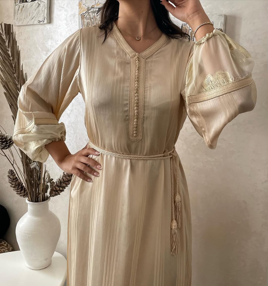 Caftan moderne blanc cassé